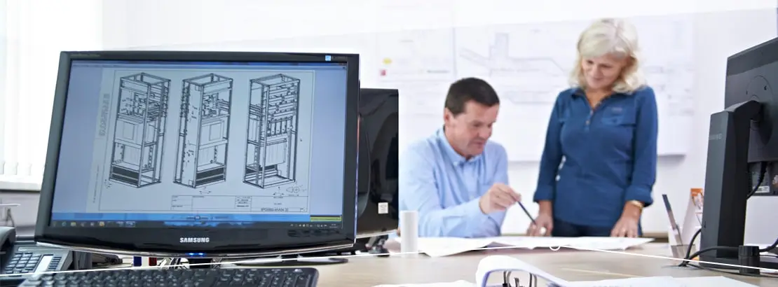 AllTec-Mitarbeiter planen einen Auftrag